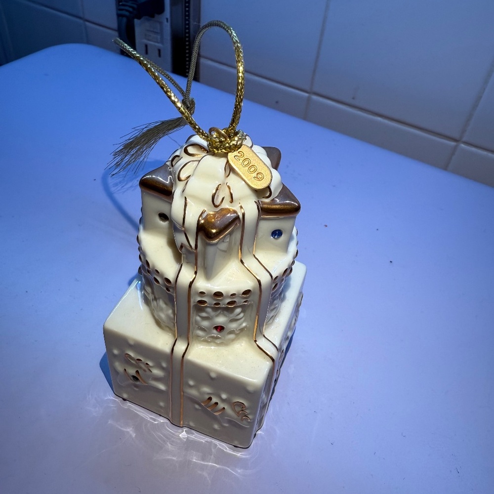 Lenox ornament Gem collection 2009